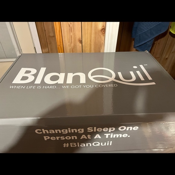 BlanQuil Quilted Weighted Blanket W/ Removable Cover (Charcoal 20lb) - Picture 7 of 11